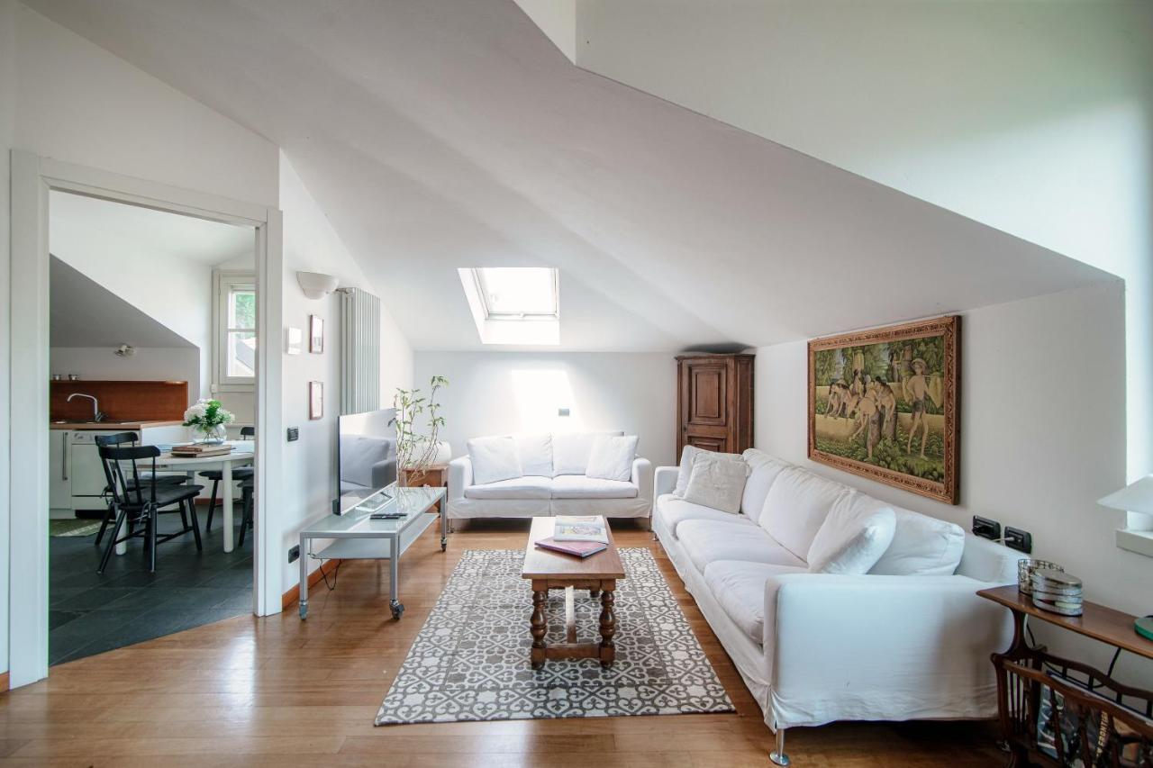 I D'A Charming Penthouse - Lake View- Como- House-130 Mt-2 Double Bedrooms And 2 Double Bathrooms A Spacious Living Room-Full Equipped Kitchen-Private Garden And Terrace-Private Covered Parking Екстер'єр фото
