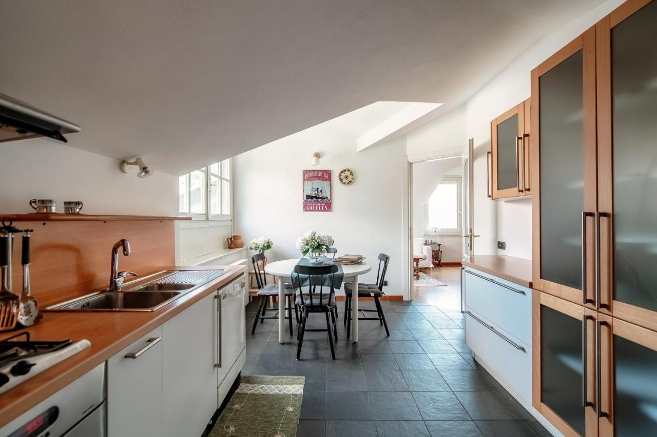 I D'A Charming Penthouse - Lake View- Como- House-130 Mt-2 Double Bedrooms And 2 Double Bathrooms A Spacious Living Room-Full Equipped Kitchen-Private Garden And Terrace-Private Covered Parking Екстер'єр фото