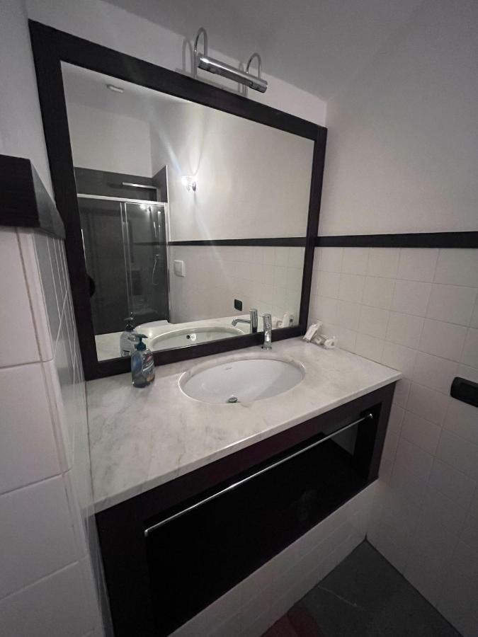 I D'A Charming Penthouse - Lake View- Como- House-130 Mt-2 Double Bedrooms And 2 Double Bathrooms A Spacious Living Room-Full Equipped Kitchen-Private Garden And Terrace-Private Covered Parking Екстер'єр фото